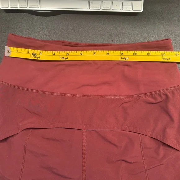 Lululemon Speed up High-Rise Lined Short. Size 2 Tall - Picture 4 of 9
